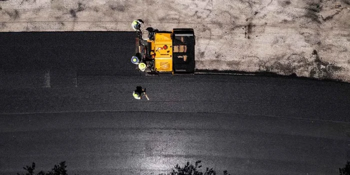 Chamberlain Contractors Laying a Fresh New Layer of Asphalt